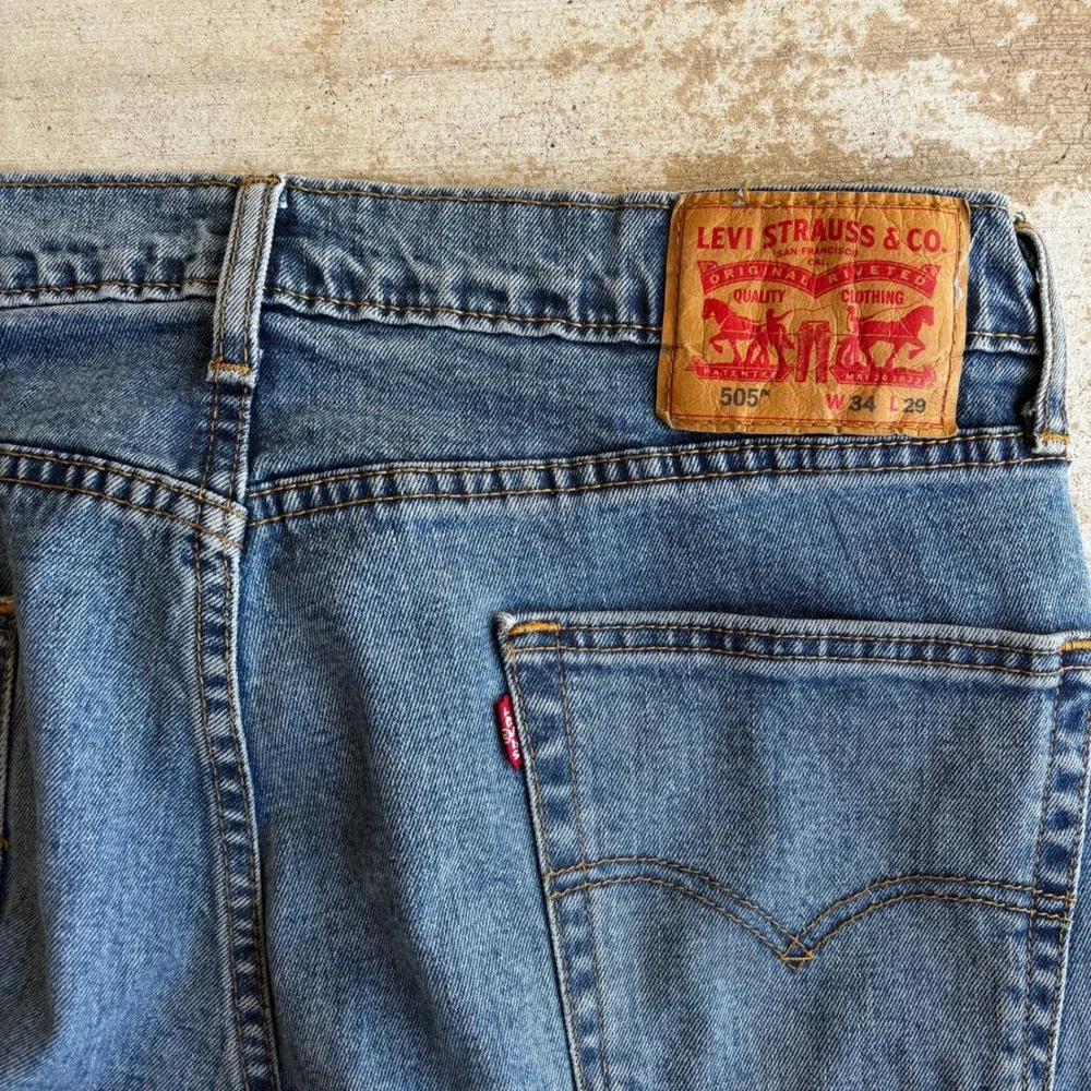 Levi's 505 Jeans Men Size 34x29 Medium Wash Straight Leg Classic Denim Casual